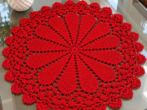 Red Twelve-Petal Flower Lace Round Doily